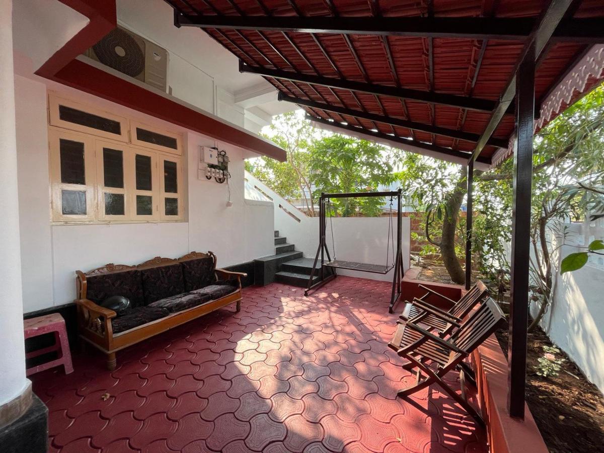 Gayatri Homestay Ratnāgiri Eksteriør bilde